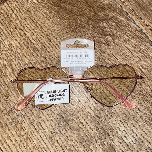 NWT Planet Earth Eyewear Rose Gold/Pink Heart Shaped Sunglasses - Picture 8 of 16